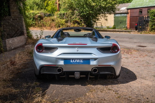 Ferrari 488 5