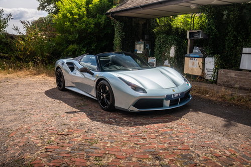 Ferrari 488