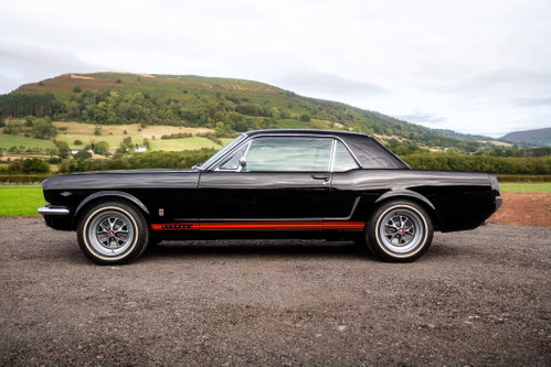 Ford Mustang 4