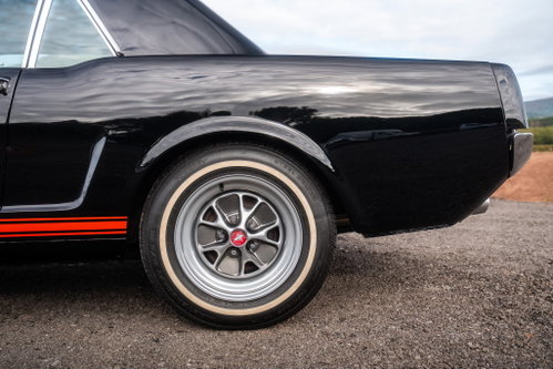 Ford Mustang 16