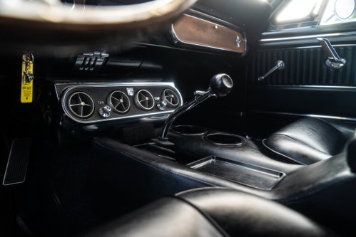 Ford Mustang 38