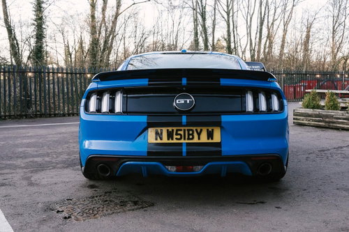 Ford Mustang 6