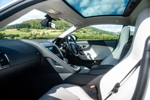Jaguar F-Type 31