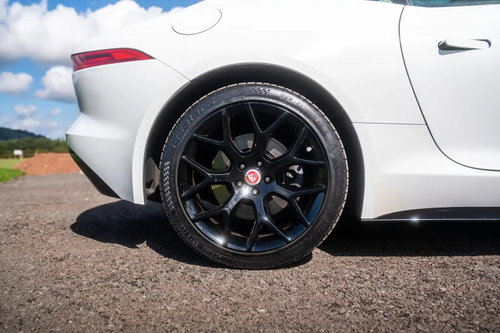 Jaguar F-Type 12
