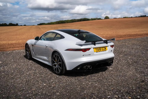 Jaguar F-Type 4