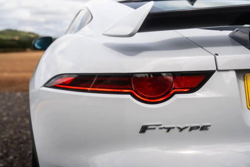 Jaguar F-Type 17