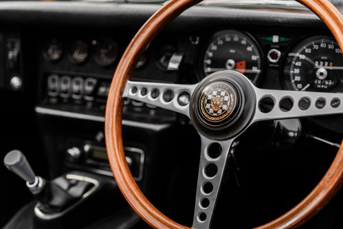 Jaguar MK II 12