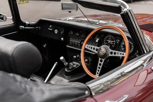 Jaguar MK II 17