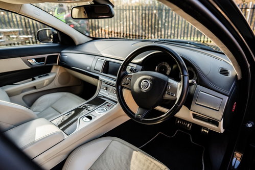 Jaguar XF 25
