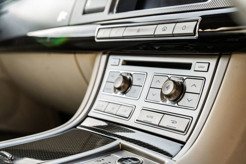 Jaguar XF 19