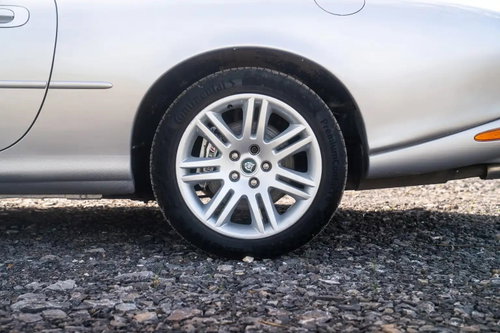 Jaguar XKR 14