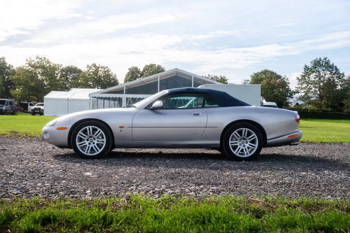 Jaguar XKR 1