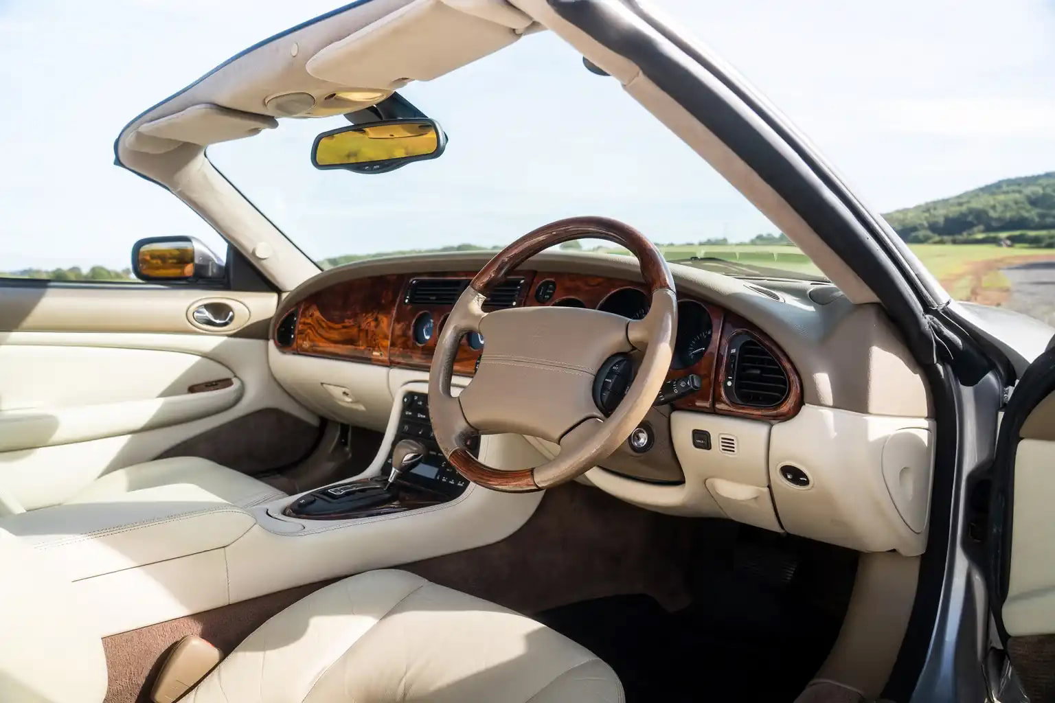 Jaguar XKR