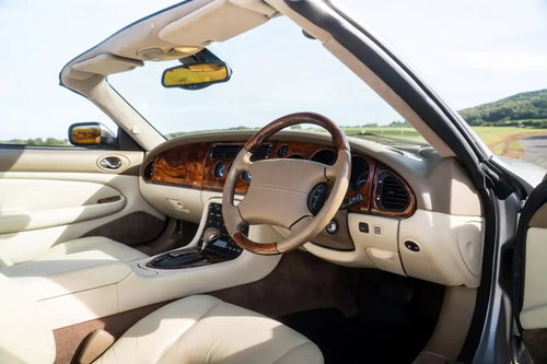 Jaguar XKR 22