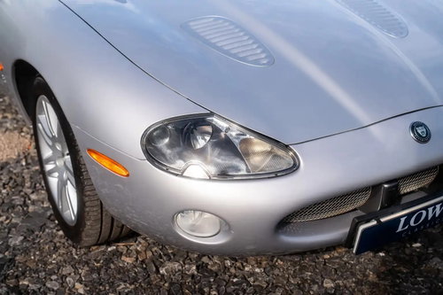 Jaguar XKR 8