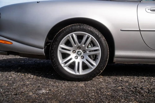 Jaguar XKR 11