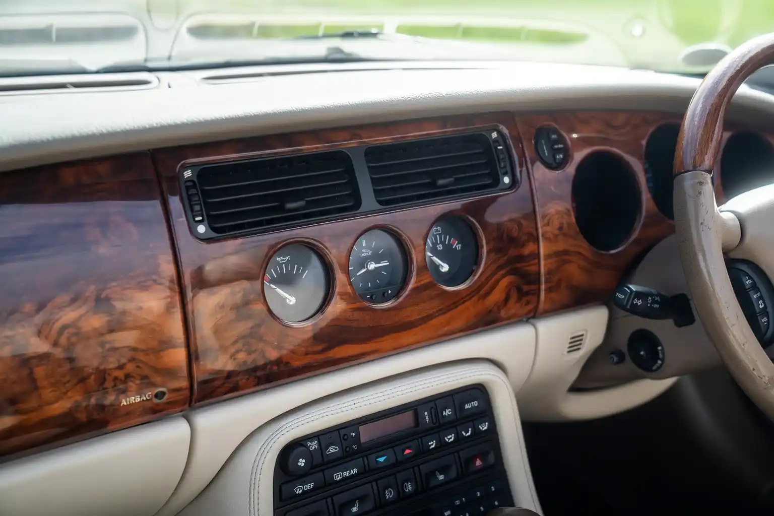 Jaguar XKR