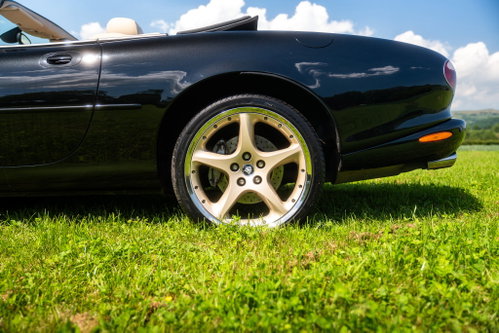 Jaguar XKR 16