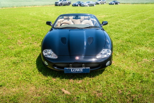 Jaguar XKR 1