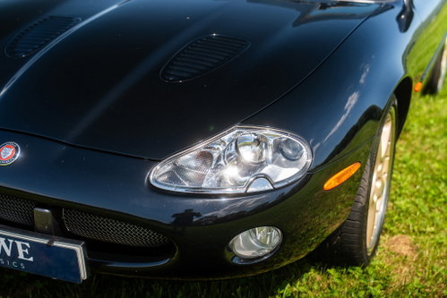 Jaguar XKR 8