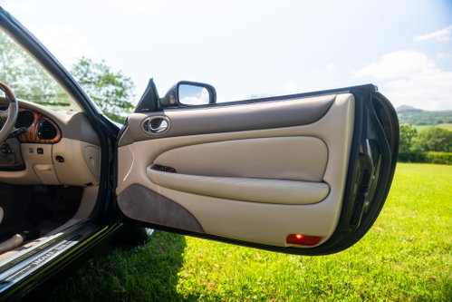 Jaguar XKR 17