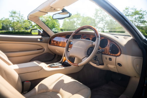 Jaguar XKR 18