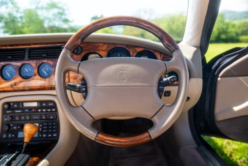 Jaguar XKR 21