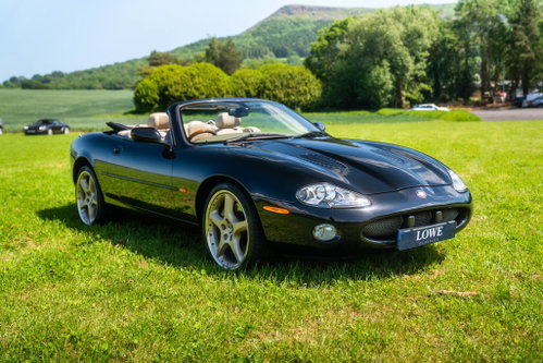 Jaguar XKR 0