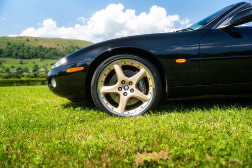 Jaguar XKR 15
