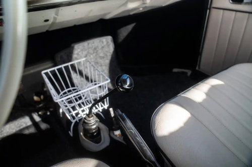 Volkswagen Karmann Ghia 25
