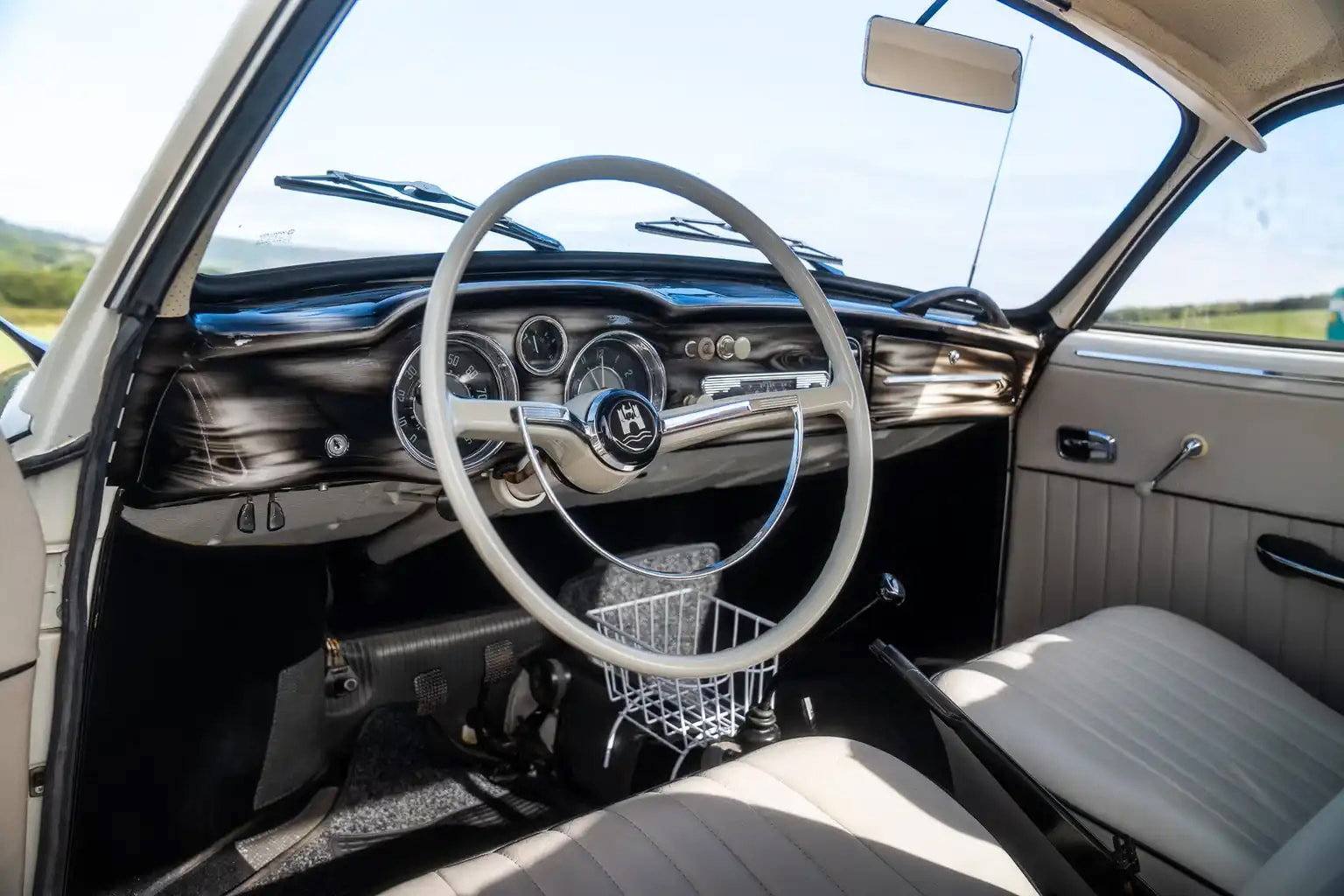 Volkswagen Karmann Ghia