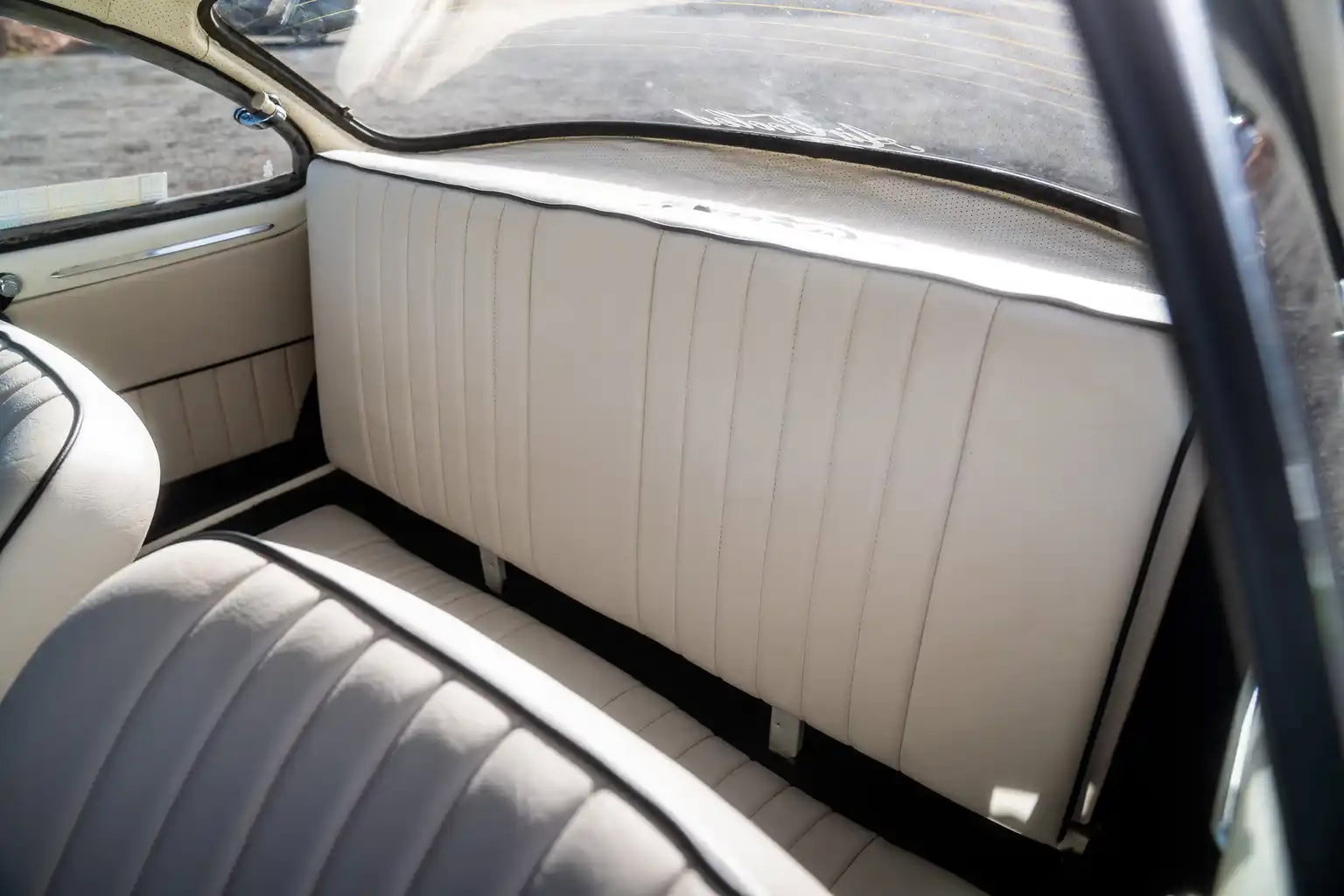 Volkswagen Karmann Ghia