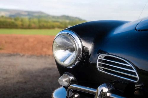 Volkswagen Karmann Ghia 12