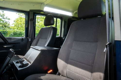 Land Rover DEFENDER 110 24