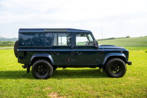 Land Rover DEFENDER 110 3