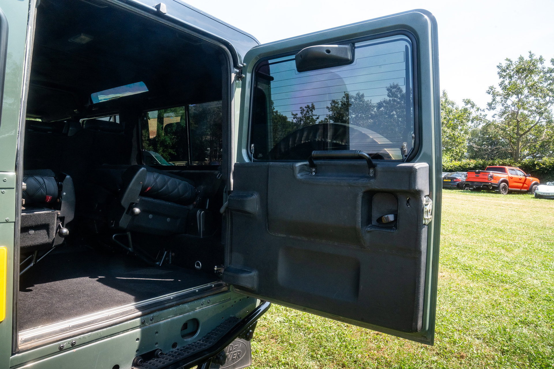 Land Rover DEFENDER 110