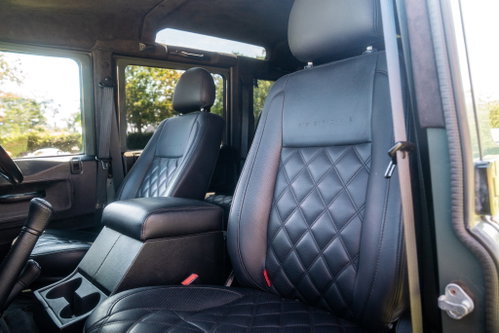 Land Rover DEFENDER 110 41