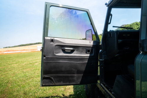 Land Rover DEFENDER 110 38