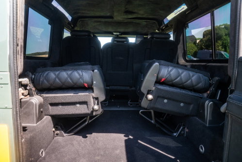 Land Rover DEFENDER 110 33