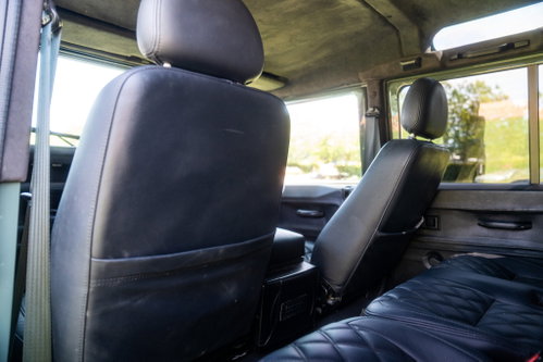 Land Rover DEFENDER 110 46
