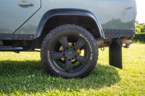 Land Rover DEFENDER 110 21