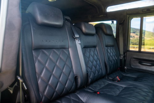 Land Rover DEFENDER 110 31