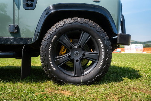 Land Rover DEFENDER 110 18