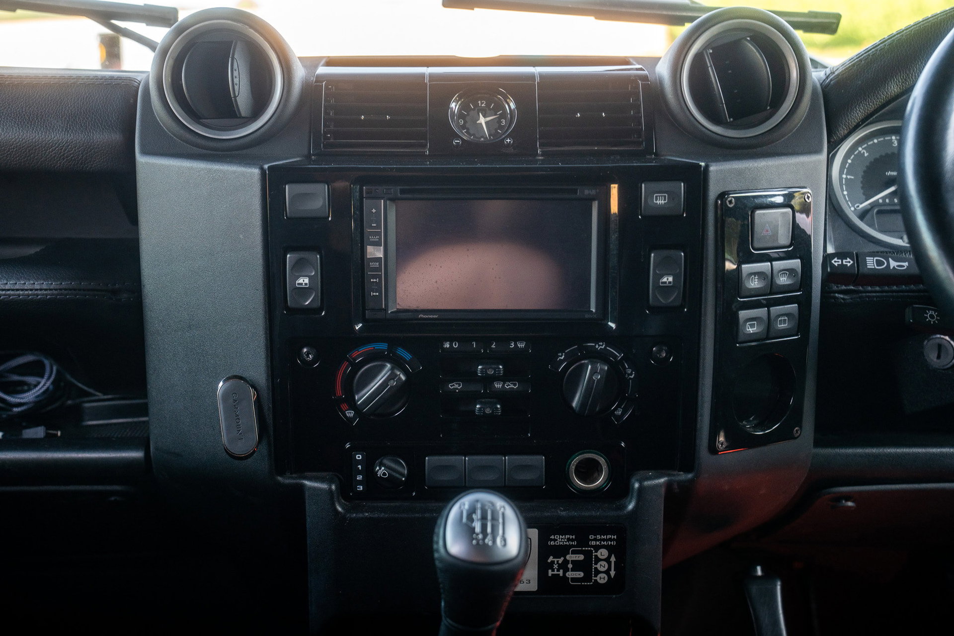 Land Rover DEFENDER 110