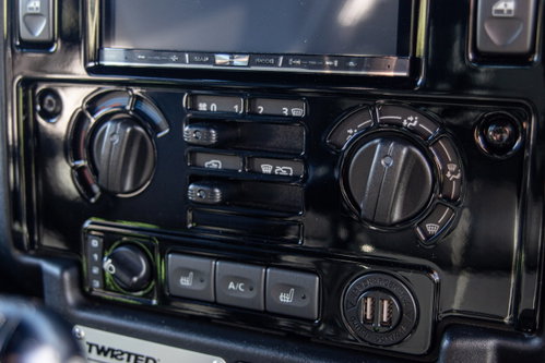 Land Rover DEFENDER 110 28