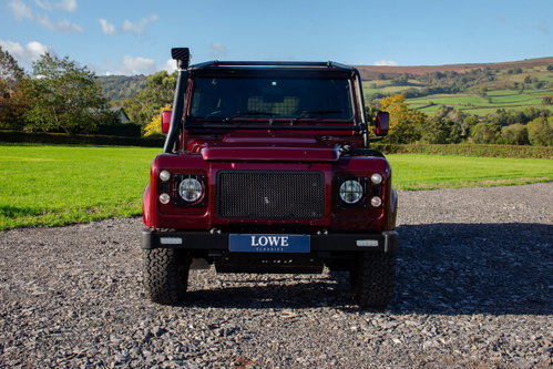 Land Rover DEFENDER 110 1