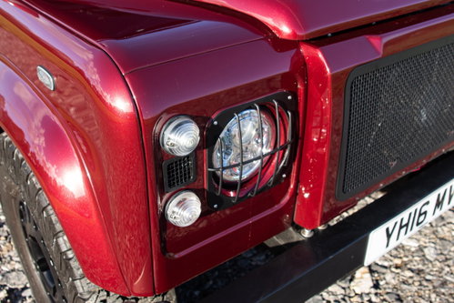 Land Rover DEFENDER 110 8