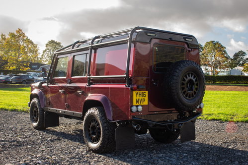 Land Rover DEFENDER 110 6
