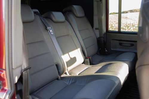 Land Rover DEFENDER 110 36