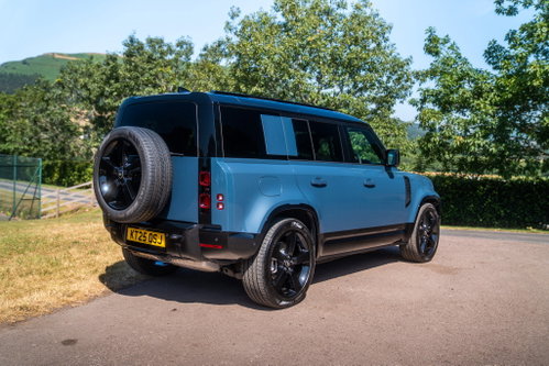 Land Rover DEFENDER 110 11